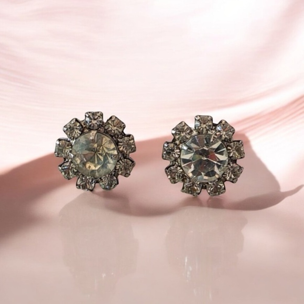 Vintage Art Deco pierced white crystal prong set cluster earrings post..